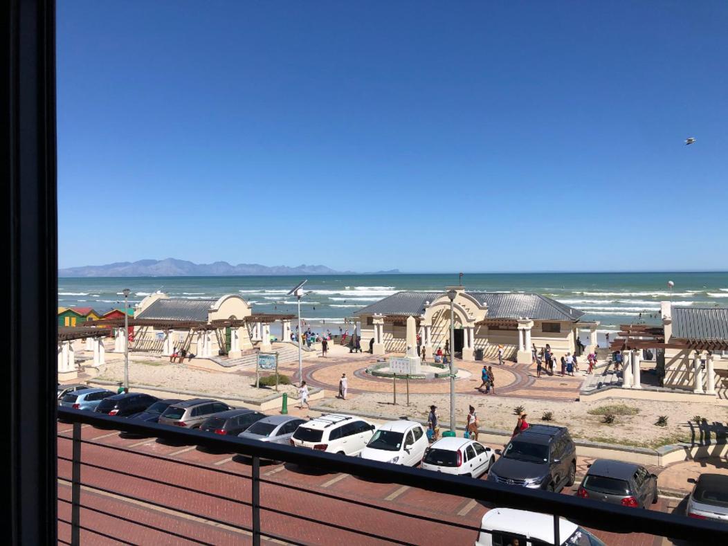 At The Beach - Muizenberg Cape Town Bagian luar foto