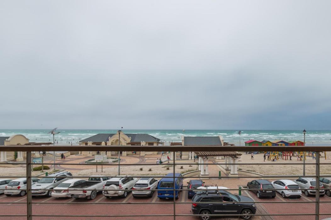 At The Beach - Muizenberg Cape Town Bagian luar foto